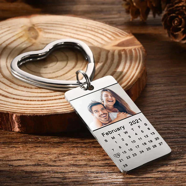 Chaveiro Personalizado Para Casais - Customizável com foto e Data (Promoção de Black Friday)